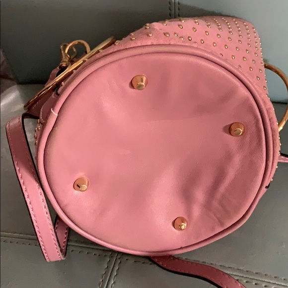 Gorgeous Pink & Gold Vegan Leather Bucket Bag - Picture 7 of 8